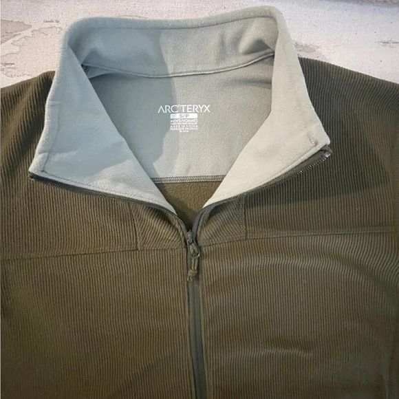 ARCTERYX Covert Fleece Zip Up Jacket Sweatshirt Green w/ Sleeve Pocket Size S - Picture 3 of 10
